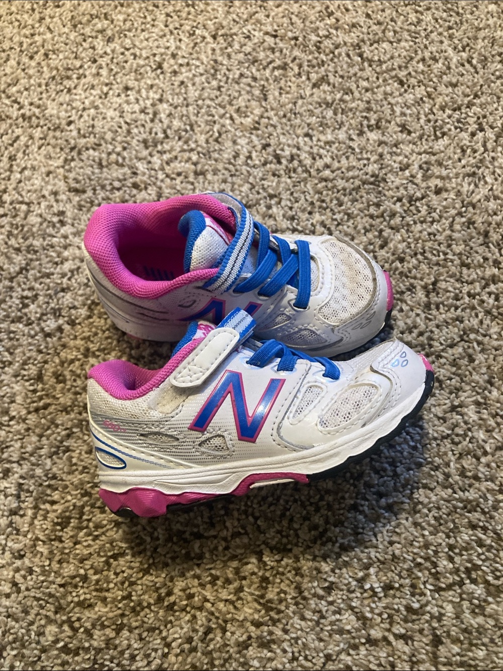 Like new Toddler New Balance White Pink Blue Kids Athletic Sneakers